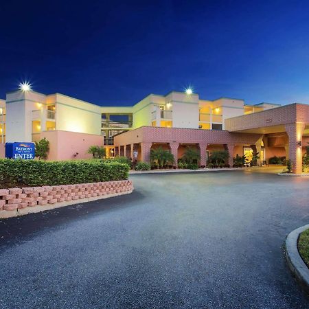 Baymont By Wyndham Tampa Near Busch Gardens Hotell Exteriör bild